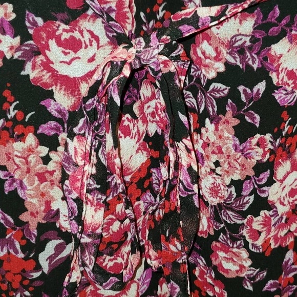 Ingrid & Isabel Maternity Floral Flowy Black and Burgundy Blouse Size Small - Picture 6 of 9